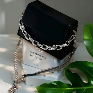 TÚI XÁCH NỮ DÁNG HỘP FORM CỨNG PHỐI XÍCH CHẤT LỪ, MIX ĐỒ CHUẨN HÀN WH756 - WINNIE HOUSE