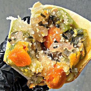BÁNH PÍA DỪA TRÀ XANH HẠT SEN TINH HOA TRUYỀN THỐNG KẾT HỢP HIỆN ĐẠI 600G - WINNIE HOUSE