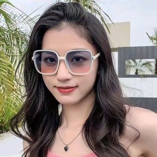 KÍNH PHA MÀU VIỀN TRẮNG