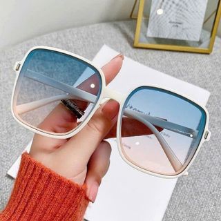 KÍNH PHA MÀU VIỀN TRẮNG