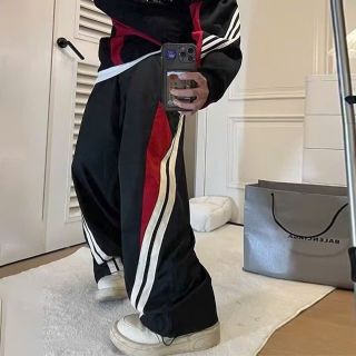 Quần Jogger phối Đen Đỏ Dáng Rộng có dây rút lai Thể Thao Cho Nam Nữ