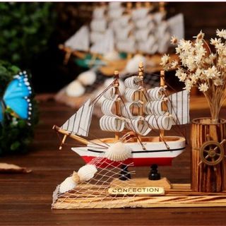 Thuyền Buồm Gỗ trang trí kèm lọ đựng bút và vật đụng làm quà tặng, vật trang trí ý nghĩa