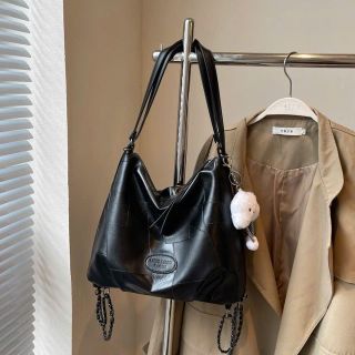 Túi Xách Nữ Hobo Dáng Rộng – Kèm Móc Khóa Đám Mây Dễ Thương