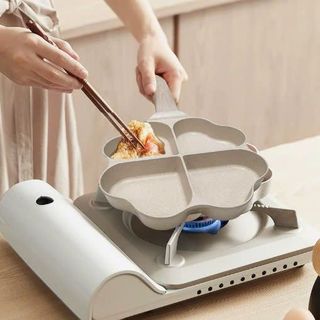 Chảo Chống Dính Hình Trái Tim 4 Ngăn