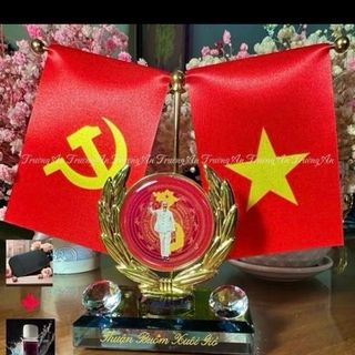 Cờ trang trí taplo xe ô tô, trang trí nhà, bàn làm việc - tặng kèm tinh dầu thơm ( ba vị lãnh tụ)