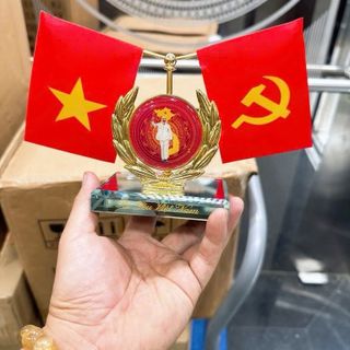 Cờ trang trí taplo xe ô tô, trang trí nhà, bàn làm việc - tặng kèm tinh dầu thơm ( ba vị lãnh tụ)