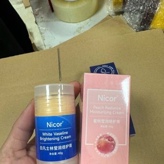 Kem Dưỡng Chân Siêu Dưỡng Ẩm