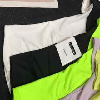 Áo nữ das Chất liệu: mè, lỗ kim Size: M.L.XL.XXL Ri: 2222 Tách nửa ri được