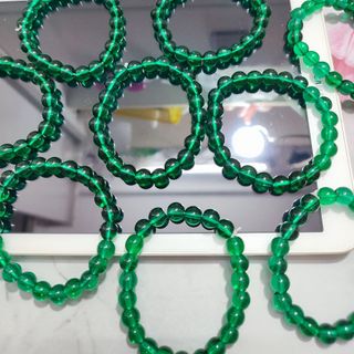 Chuỗi màu xanh lá 8ly vòng tay đeo tay