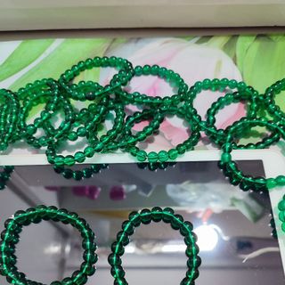 Chuỗi màu xanh lá 8ly vòng tay đeo tay