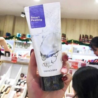 Tẩy Tế Bào Chết Trắng Da Ngọc Trai The FaceShopp Smart Peeling White Jewel -120ml