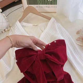Đầm nhung kèm khoác len ren đính nơ