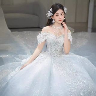 Váy cưới haute couture đuôi dài 2025 vai chẻ xanh họa tiết cao cấp của Pháp ( có đuôi )