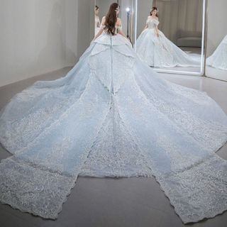 Váy cưới haute couture đuôi dài 2025 vai chẻ xanh họa tiết cao cấp của Pháp ( có đuôi )