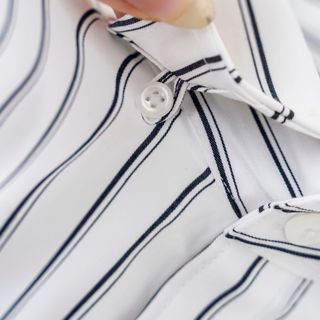 Áo sơ mi nam cổ Hidden Button Down chất liệu vải Cotton Oxford thoáng khí, giữ form tốt - Kẻ Sọc Xanh - Hàng VNXK sang EU - đủ size từ XS - XL