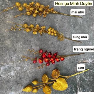 Bông Sen nhũ ,hoa Sen kim tuyến - Cành vàng lá ngọc