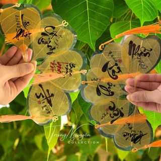Lá Bồ Đề Chữ Thư Pháp Phong Thủy Tài Lộc May mắn để ví ốp lưng đt ,....