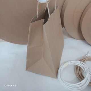 L01 – 330x165x250 mm – Túi giấy Kraft nâu quai xoắn
