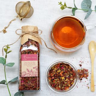 Trà Dưỡng Nhan, Chống Lão Hóa, Trà Hoa Thảo Mộc, Giảm Stress - Velvet Rose - Chai thủy tinh vuông - 125gr