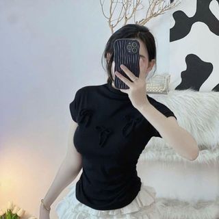 Áo cổ lọ tay ngắn đính nơ