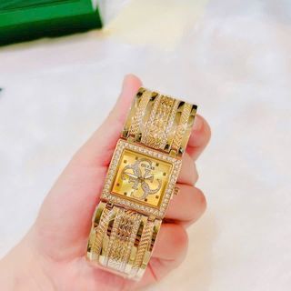 Đồng hồ guessscs lắc