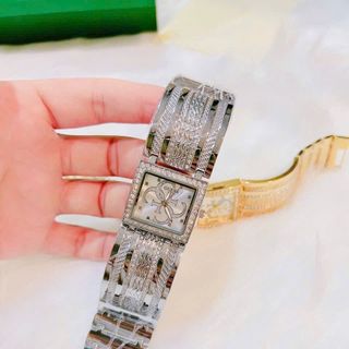 Đồng hồ guessscs lắc