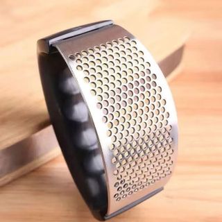 Dụng Cụ Nghiền Tỏi Inox Tay Cầm Nhựa, Giã Tỏi Nhanh Chóng Không Đau Tay