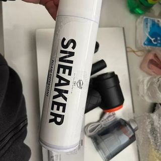 Chai xịt Dung Dịch Vệ Sinh Sneaker 300ml ,Chai Xịt Tạo Bọt Vệ Sinh Giày Cao Cấp Khử Mùi, Tẩy Trắng Giày Dép, Túi Xách Siêu Tốc - Chai xịt vệ sinh giày Sneaker giá sỉ