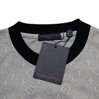 Áo Thun Lờ Vê Monochrome - Áo Thun Nam Nữ Unisex, Chất Vải Dệt Kim Dày Mịn