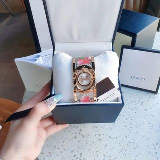 ĐỒNG HỒ NỮ CAO CẤP CUCCI VÒNG TAY BẢNG HOA VĂN
