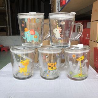 LY THỦY TINH CHIA VẠCH KÈM ỐNG HÚT