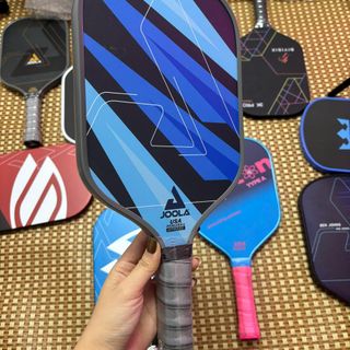 [TẶNG CUỐN CÁN] Vợt Pickleball Joola Ben Johns Blue 16mm Full Carbon Mặt Nhám Siêu Nhẹ Cho Thi Đấu, Luyện Tập, Mới Chơi Công Thủ