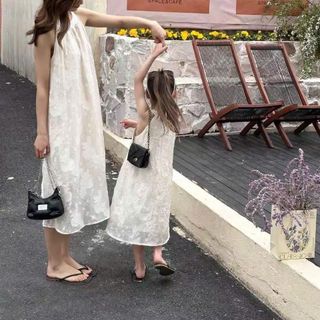 Maxi mẹ và bé - Set váy mẹ bé ren hoa cổ yếm dáng suông dành cho mẹ và bé