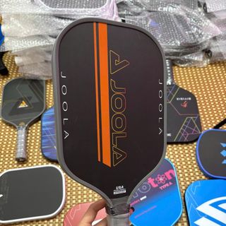 [TẶNG CUỐN CÁN] Vợt Pickleball Joola Black-O 16mm Sợi Carbon Tay Cầm Chống Trơn Trượt Mặt Nhám Siêu Nhẹ Cho Thi Đấu, Luyện Tập, Mới Chơi