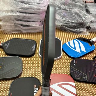 [TẶNG CUỐN CÁN] Vợt Pickleball Joola Black-O 16mm Sợi Carbon Tay Cầm Chống Trơn Trượt Mặt Nhám Siêu Nhẹ Cho Thi Đấu, Luyện Tập, Mới Chơi