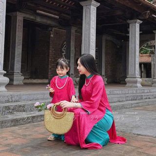 Aó dài gấm truyền thống - áo dài gấm hoa mẹ bé phối viền đủ size mẹ bé - Ivy Kids Shop
