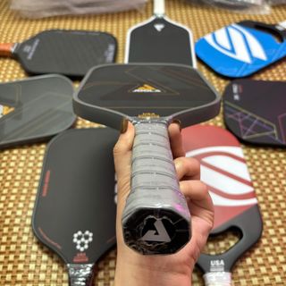 Vợt Pickleball JOOLA Essentials 16mm Full Carbon Mặt Nhám Siêu Nhẹ Cho Thi Đấu, Luyện Tập, Mới Chơi Công Thủ Toàn Diện
