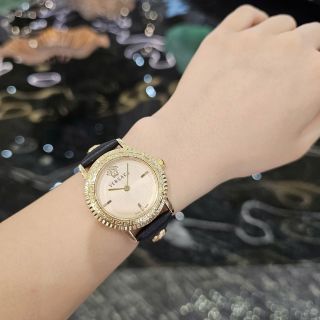 Đồng hồ Ver sace nữ giá sỉ