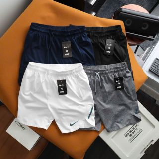 Short Nik thun poly dày dặn mịn mát, trơn láng,co giãn 4 chiều,3 túi khoá kéo. Phom ngắn trên gối Size : m l xl 2xl / 2222/8c 4 màu / ri 32c