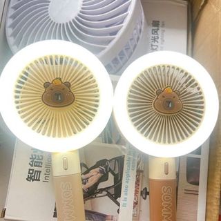 Quạt Tích Điện Cầm Tay Cappybara Có Vòng Led Có Đế (Thùng 96 Cái)