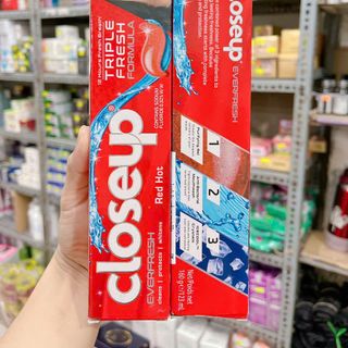 kem đánh răng Closeup Thái Lan Màu Đỏ 160g