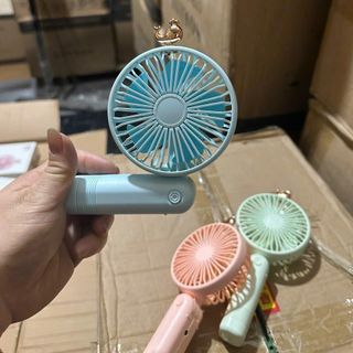 Quạt Mini - sản phẩm tiện lợi cho mùa hè