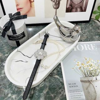 ĐỒNG HỒ NỮ CHÍNH HÃNG SCOTTIE DÂY DA MẶT HOA NẮP MỞ