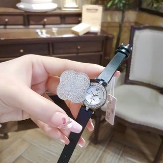 ĐỒNG HỒ NỮ CHÍNH HÃNG SCOTTIE DÂY DA MẶT CỎ BỐN LÁ NẮP MỞ