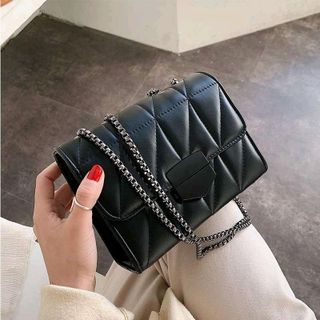 Túi xách nữ khoá nhọn