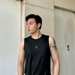 Sát nách nam thể thao