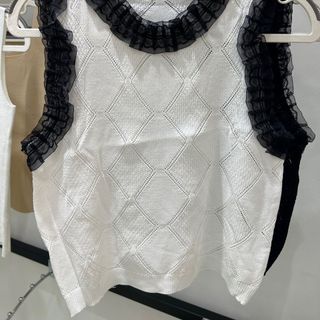 Áo len mỏng croptop viền bèo