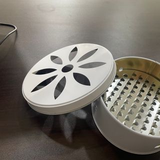 Hộp đựng nhang muỗi có nắp đậy