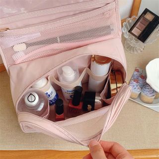 Mùa du lịch đến rồi nhà em lại về mẫu
Túi đựng mỹ phẩm cao cấp mới nhất 2025, chất liệu cao cấp 

Túi đựng đồ di động cao cấp cho các chuyến công tác, túi đựng mỹ phẩm, đồ dùng lưu trữ thiết yếu khi đi du lịch