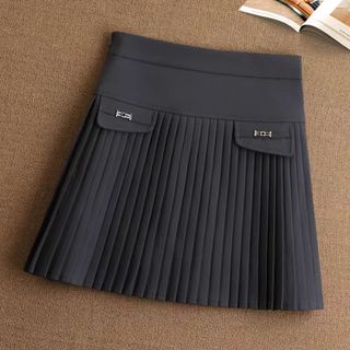 Chân váy xếp ly ngắn – phối túi nắp thời thượng